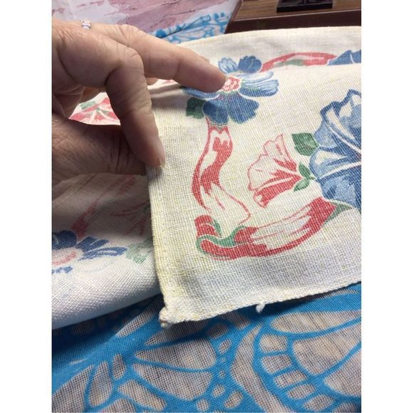 Vintage Linen Table Cover Red & Blue Floral 13.5” x 30” Mid Century - Picture 3 of 15
